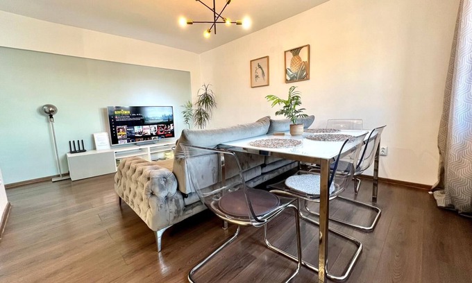 Targoviste Apartamento | Old town view Central Apartment