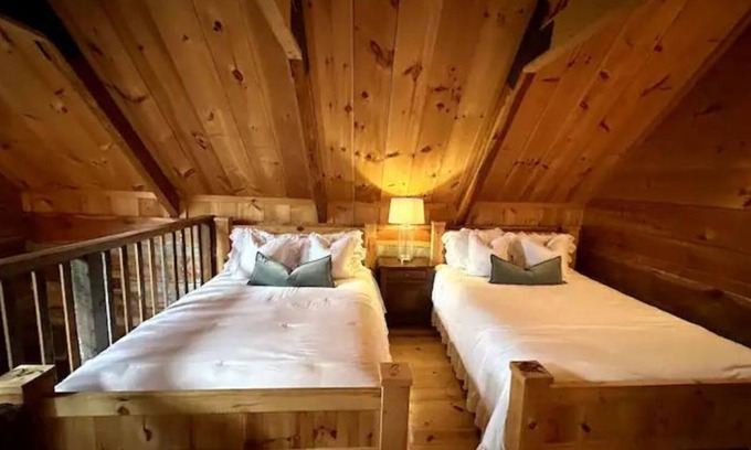 West Point Cabina | Old Waverly Thinking Cabin