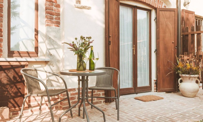 Gassino Torinese Cabina | Old Well Suite in Antique Farm with Outdoor Spa in the Countryside