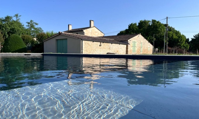 Jau-Dignac-et-Loirac Casa | Gran casa / villa, ideal para 12 personas, reformada en 2015.