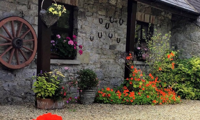 Pallaskenry Cabaña | Old World Charm Country Cottage Near Adare