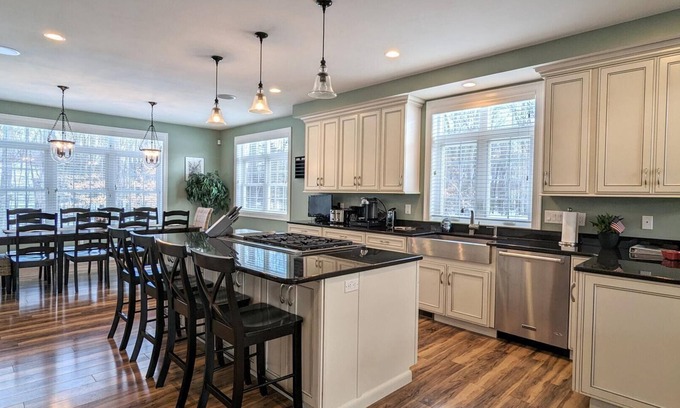 Gilford Casa | Olde English Luxury!