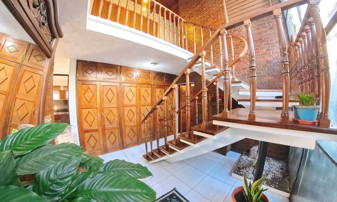 Zona 13 Hotel | Ole España