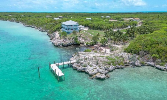 Great Exuma Casa | Ole Ike Bay- Luxury Home Private Beach & Dock