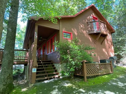 Gatlinburg Casa | Ole Red Retreat - 10 minutes to Gatlinburg & Great Smoky Mountains