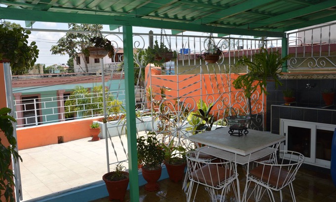 Granma Casa | Olga y Jose - Balcon de Bayamo