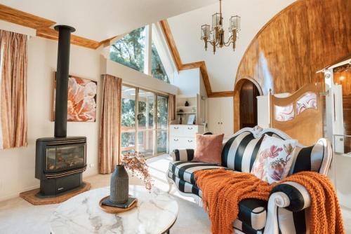 Olinda Apartamento | Olinda Enchanted Tower Spa Gas Log Fire and Netflix