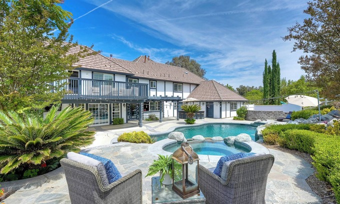 Temecula Villa | Olive Manor - Luxury in the Heart of Wine Country