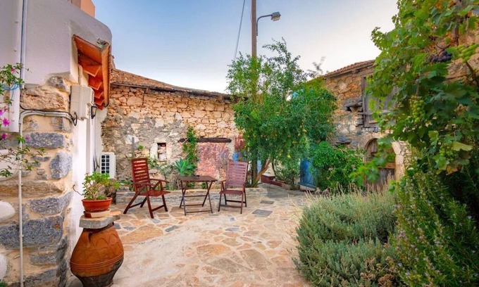 Choumeriakos Casa | Olive Valley House Limnes Village