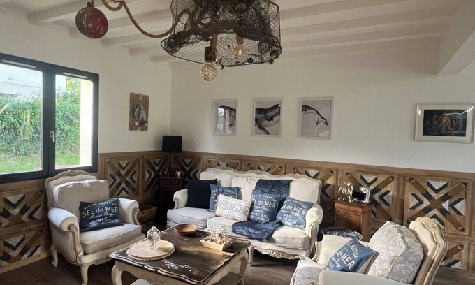 Saint-Laurent-sur-Mer Casa | Omaha Heights