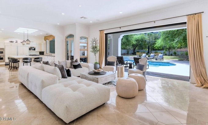 Paradise Hills Villa | OMG Mansion! Pool Lux Kitchen Piano Yoga Jacuzzi