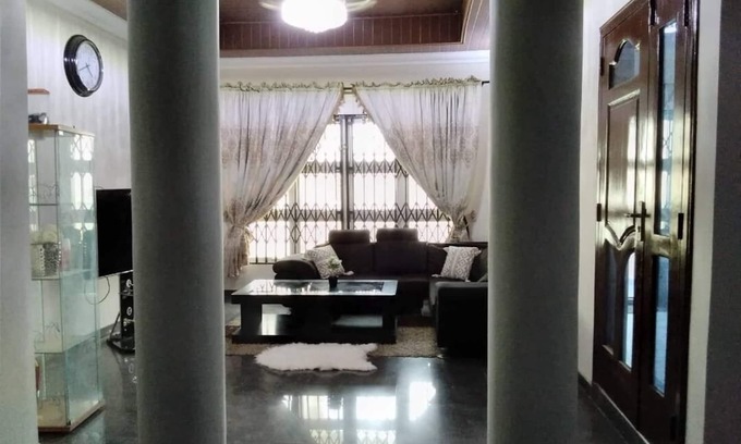 Teshie Casa | Omo Luxury Home/ Long & Short Stay