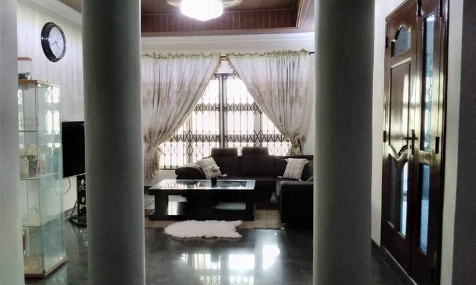 Teshie Casa | Omo Luxury Home/ Long & Short Stay