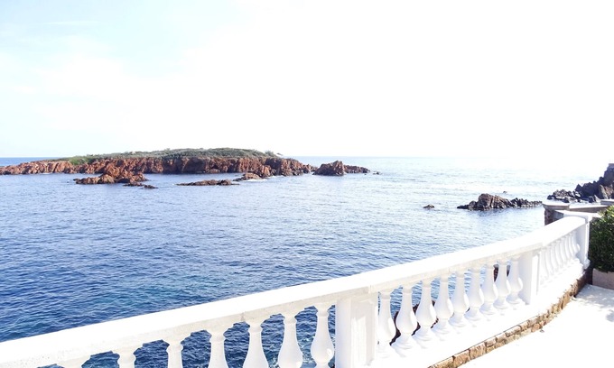 Antheor Villa | PIE EN EL AGUA, acceso directo y privativo al mar, excepcional, para apoderarse