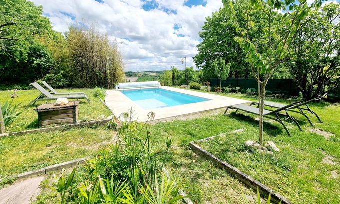 Saint-Laurent-de-Belzagot Casa | Casa-Familiar-Baño en la habitacion-Vista al campo