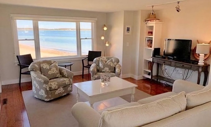 Hyannis Condominio | ON BEACH CONDO - Full Ocean View -10 steps to sand