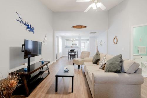 Chapin Casa | On Lake Time - Lake Murray