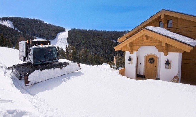 Vail Chalet De Esquí | On-mountain Game Creek With 4 Br & Hot Tub, Sleeps 9! 4 Bedroom Home by RedAwning