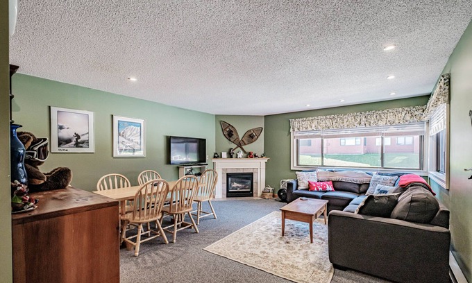 Sunday River Area Condominio | On Mountain two bedroom unit sleeping 8