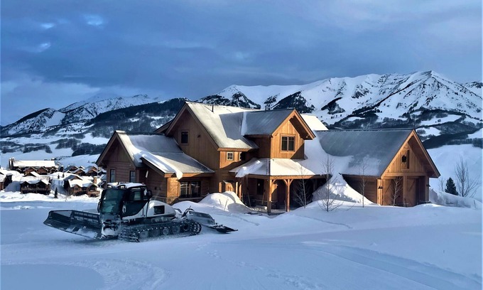Mount Crested Butte Casa | On resort in Prospect Development-Summer Oasis w/ Trampoline. Winter Ski In/Out