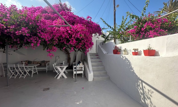 Messaria Casa | On Santorini, in the center of the island at Messaria a typical Cycladic house