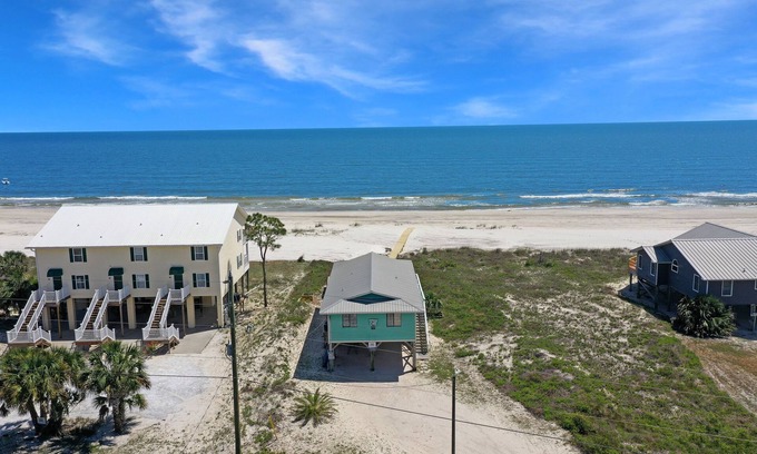 Port St. Joe Casa | On the Beach-Bring your Fishing Poles and Stay Gulf Front - Pelican Bend