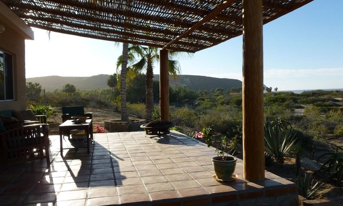 Todos Santos Casa | En La Playa En La Cachora, A Minutos Del Pueblo De Todos Santos.