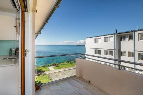 Cronulla Apartamento | On The Esplanade - Close to beach & Cronulla mall with Aircon