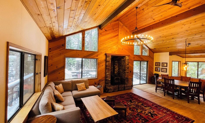 Arnold Chalet De Esquí | On the lake, 5BR Chalet for 14, Renovated + A/C