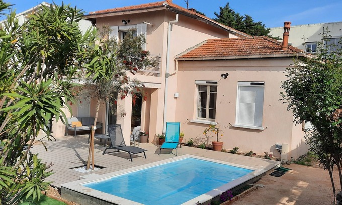 Le Brusc Casa | On the port of Le Brusc, in a quiet location, all within walking distance