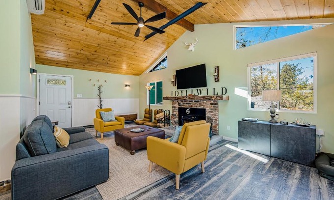 Idyllwild Casa | On the Rocks Cabin