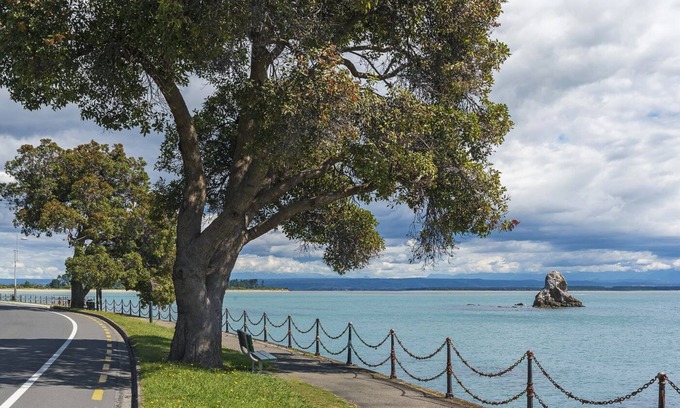 Nelson Casa | On The Rocks - Modern Waterfront Villa