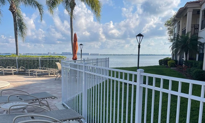 Casa del Mar Apartamento | On the water and golf course view