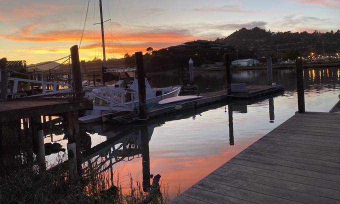 Corte Madera Casa | On the water - Floating Home -