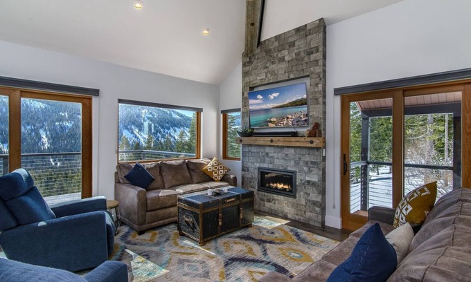 Twin Peaks Casa | En la cima del mundo: Modern West Shore Ward Canyon Home con Hottub-NUEVA LISTA!