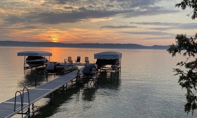 Clam River Cabaña | ¡Ven a ver la belleza de Fall on Torch!