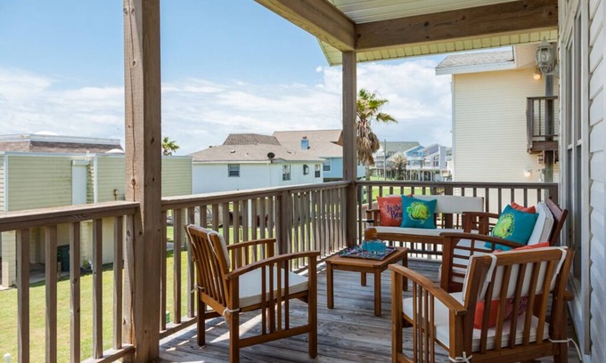 Spanish Grant Casa | Once Upon a Tide | Steps to the Beach!
