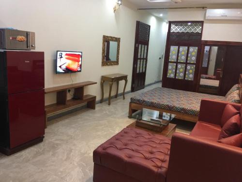 Township Apartamento | One Bed Studio Apartment near Shaukat Khanum