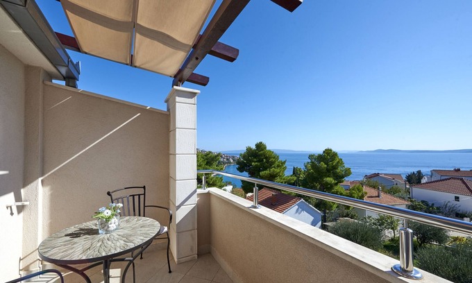Businci Apartamento | Apartamento de una habitación con terraza y vista al mar Mavarstica, Ciovo (A-17803-f)