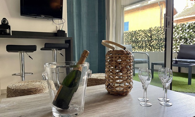 California - Pezou Apartamento | One bedroom apartment (4p)- pool-AC- near shops, Croisette, sea, palais Festival