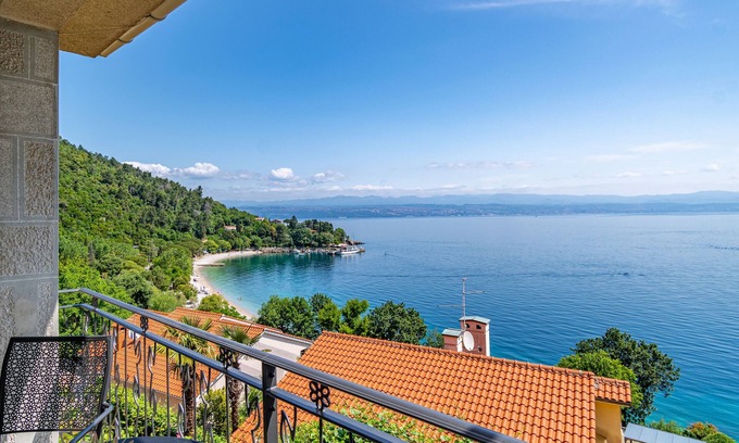 Medveja Apartamento | Apartamento de una habitación con terraza y vista al mar Medveja, Opatija (A-7720-a)