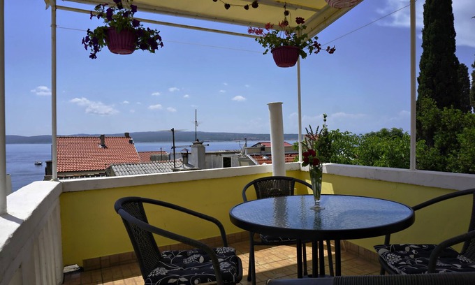 Selce Apartamento | Apartamento de una habitación con terraza y vista al mar Selce, Crikvenica (A-22935-c)