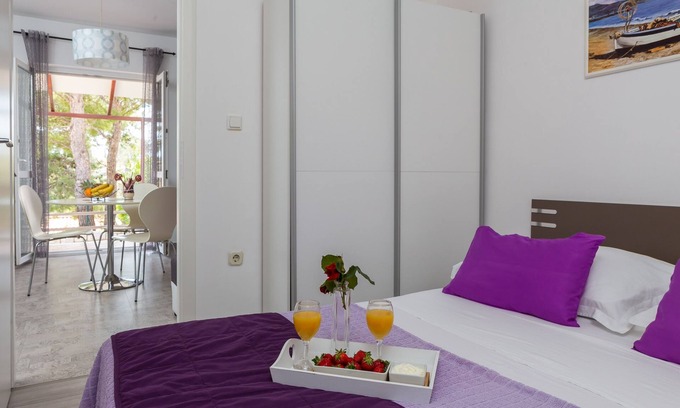 Cove Osibova (Milna) Apartamento | Apartamento de una habitación con terraza y vista al mar Bahía Osibova, Brac (A-12062-c)