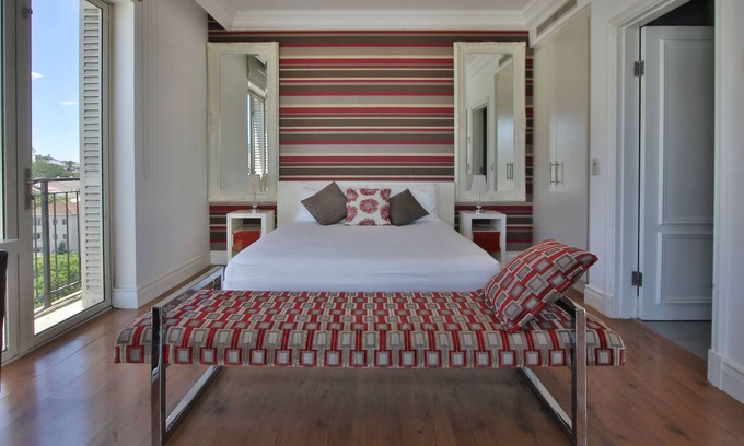 Green Point Apartamento | One Bedroom Apartment with Mountain Views