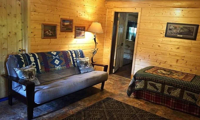 Rapid City Cabina | One Bedroom Cabin near Mount Rushmore