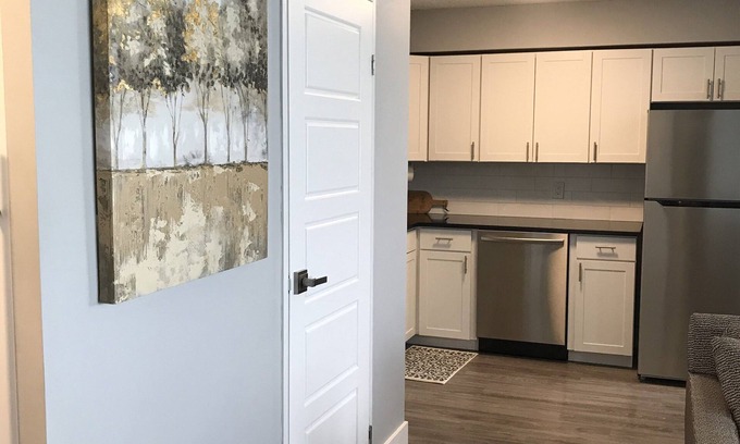 Sarnia Condominio | ONE BEDROOM CONDO with Amazing View of the St.Clair River