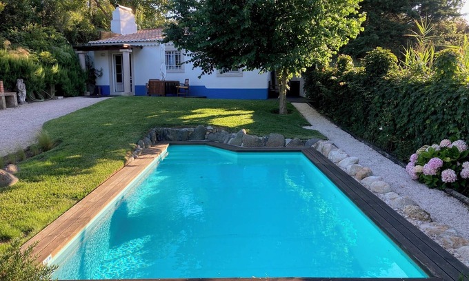 Almocageme Cabaña | Cabaña de un dormitorio con piscina situado en un entorno tranquilo.