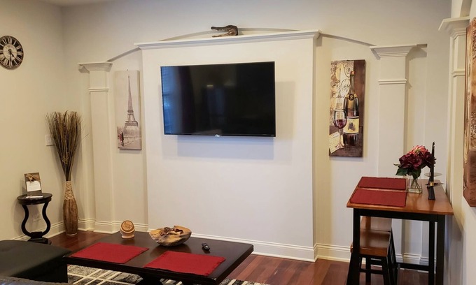 Hoffman Estates Apartamento | ONE-BEDROOM EUROPEAN STYLE DELUXE SUITE