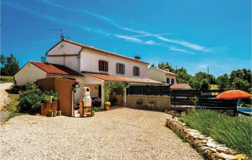 Bartici Casa | One-Bedroom Holiday Home In Bartici