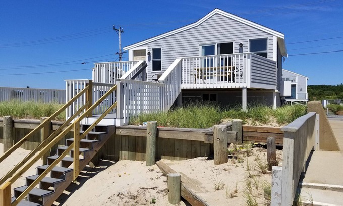Cape Cod Casa | Nueva casa ubicada directamente en playa privada con A / C